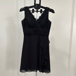 Jessica Howard Petite Black Lace & Chiffon Dress